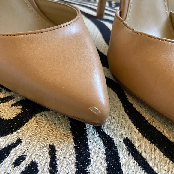 Tan Pointed Toe Zip Side Ankle Strap Pump 💛 - Picture 3 of 8